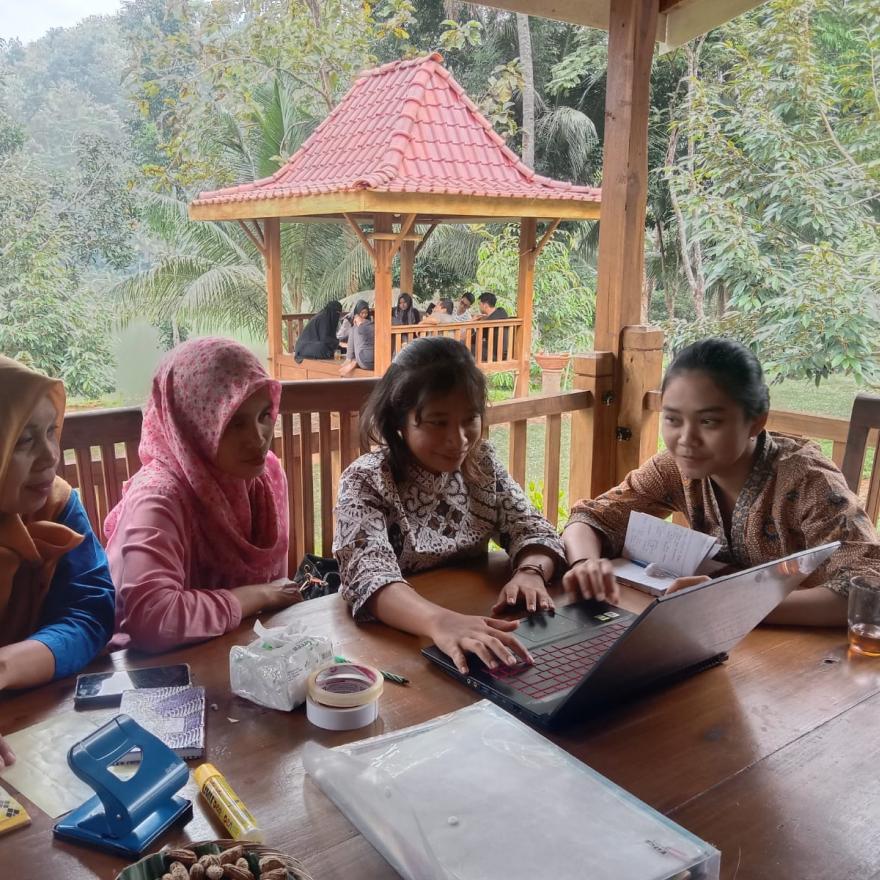 Graha Media Ikuti Pelatihan Pengelolaan Administrasi Organisasi di Kopi Kebon Duren